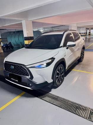 Carro 1.8 VVT-I HYBRID FLEX XRX CVT