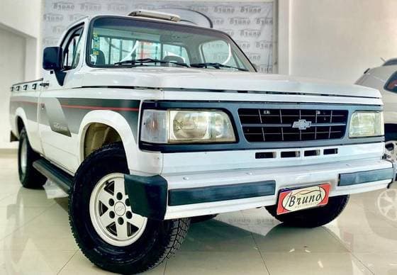 Carro 4.0 CUSTOM DE LUXE CS 8V TURBO DIESEL 2P MANUAL
