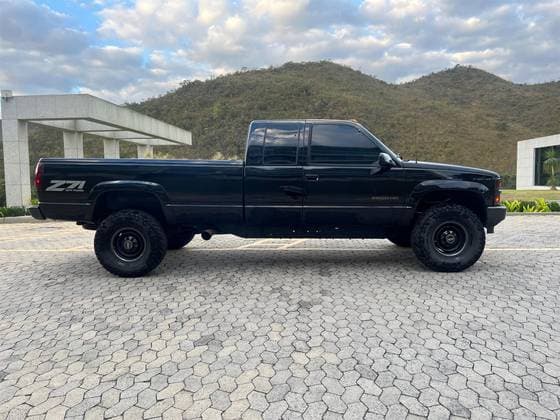 Carro 5.7 3500 K 4X4 CE V8 GASOLINA 2P AUTOMÁTICO