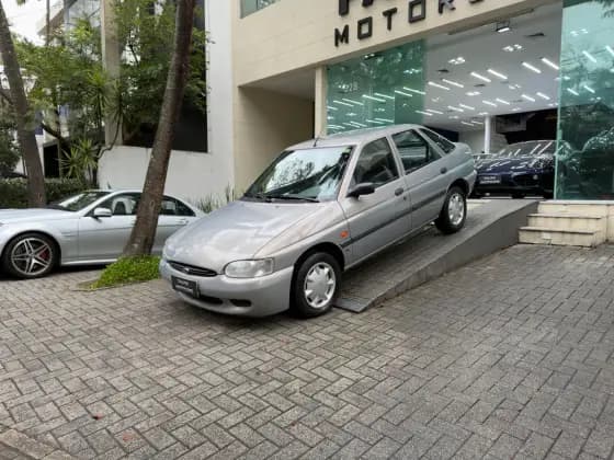 Carro 1.8 I GL 16V GASOLINA 4P MANUAL