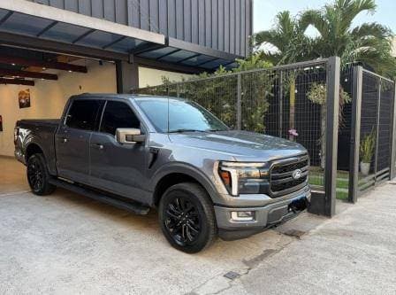 Carro 5.0 V8 GASOLINA CD LARIAT BLACK FX4 AUTOMÁTICO