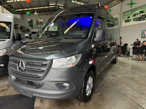 Carro 2.0 CDI DIESEL VAN 517 TA EXTRA LONGO 20L MANUAL