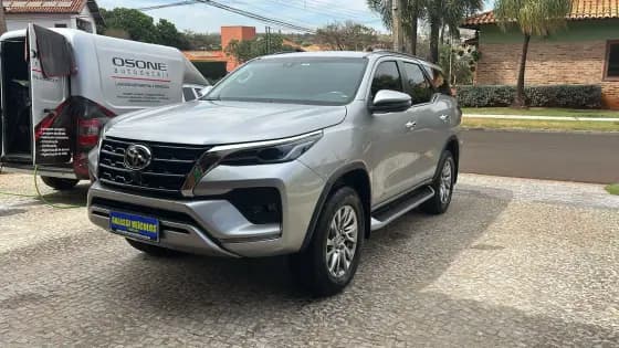 Carro 2.8 D-4D TURBO DIESEL SRX 7L 4X4 AUTOMÁTICO