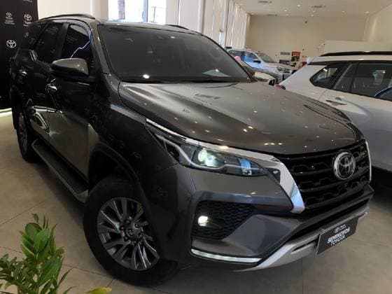 Carro 2.8 D-4D TURBO DIESEL SRX 7L 4X4 AUTOMÁTICO