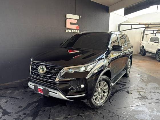 Carro 2.8 D-4D TURBO DIESEL SRX 7L 4X4 AUTOMÁTICO
