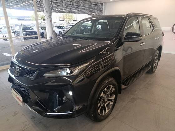 Carro 2.8 D-4D TURBO DIESEL SRX PLATINUM 4X4 AUTOMÁTICO