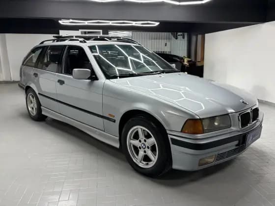 Carro 2.5 TOURING 24V GASOLINA 4P MANUAL