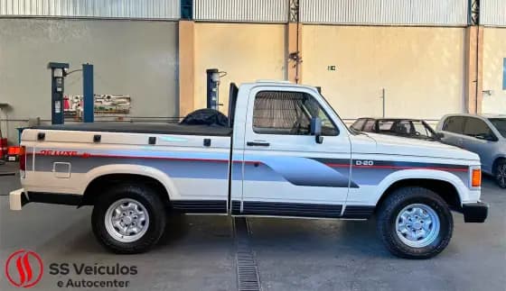 Carro 4.0 CUSTOM S CS 8V DIESEL 2P MANUAL