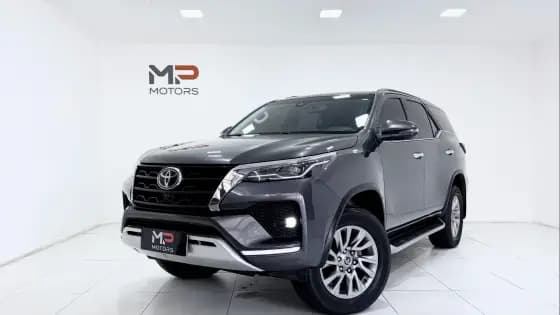 Carro 2.8 D-4D TURBO DIESEL SRX 7L 4X4 AUTOMÁTICO