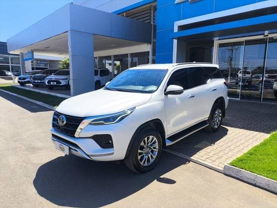 Carro 2.8 D-4D TURBO DIESEL SRX 4X4 AUTOMÁTICO