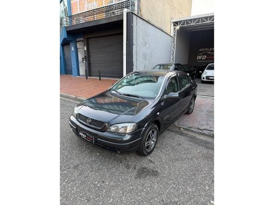 Carro 1.8 MPFI GL 8V GASOLINA 4P MANUAL