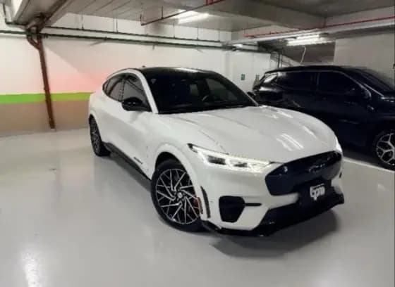 Carro 91 KW ELÉTRICO GT PERFORMANCE e-AWD