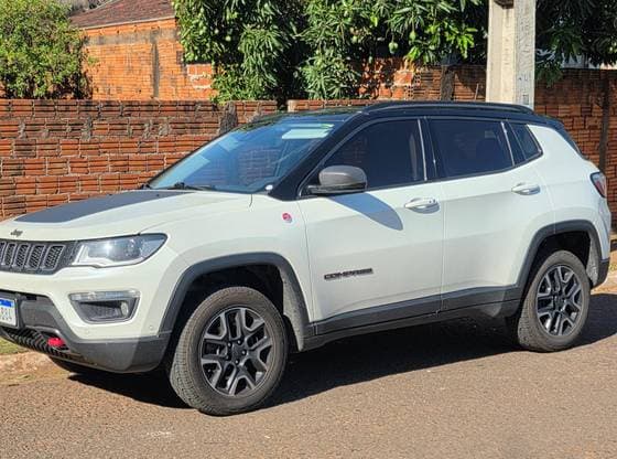 Carro 2.0 16V DIESEL TRAILHAWK 4X4 AUTOMÁTICO