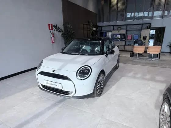Carro 40,7 KW ELÉTRICO 2P E