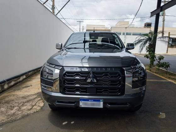 Carro 2.4 BITURBO DIESEL CD HPE 4X4 AUTOMÁTICO