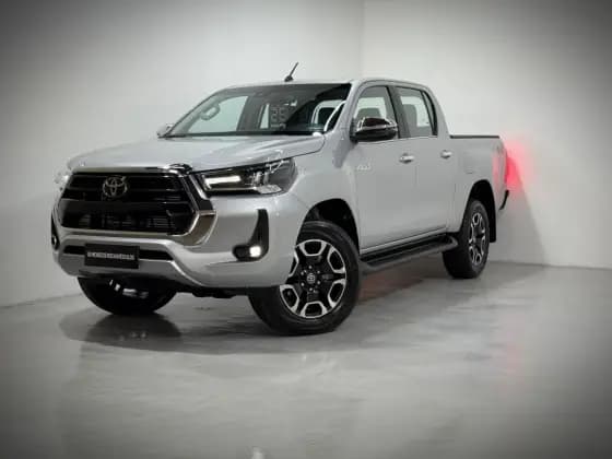 Carro 2.8 D-4D TURBO DIESEL CD SRX 4X4 AUTOMÁTICO