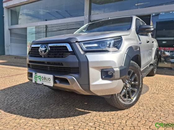 Carro 2.8 D-4D TURBO DIESEL CD CONQUEST 4X4 AUTOMÁTICO