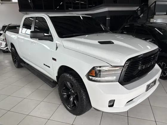 Carro 5.7 V8 GASOLINA LARAMIE NIGHT EDITION CD 4X4 AUTOMÁTICO