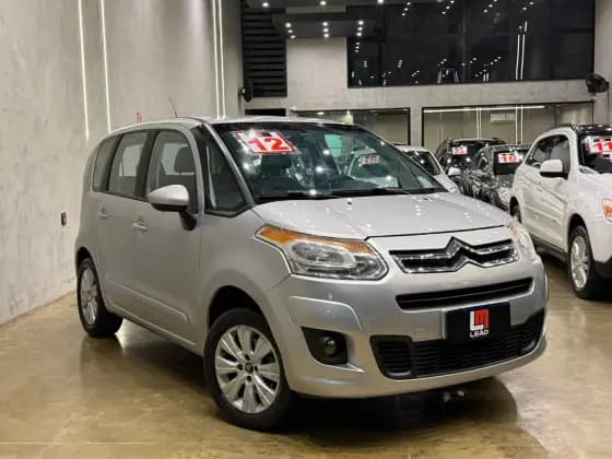 Carro 1.6 FLEX GLX MANUAL