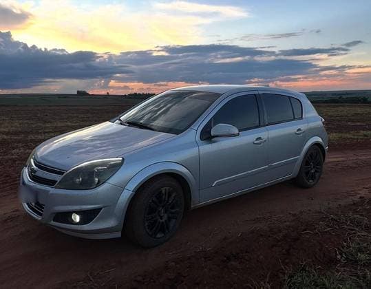 Carro 2.0 MPFI GT HATCH 8V FLEX 4P MANUAL