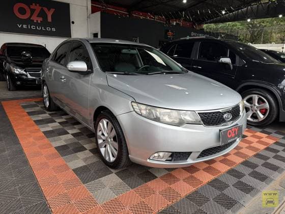 Carro 1.6 E.221 SEDAN 16V GASOLINA 4P AUTOMÁTICO