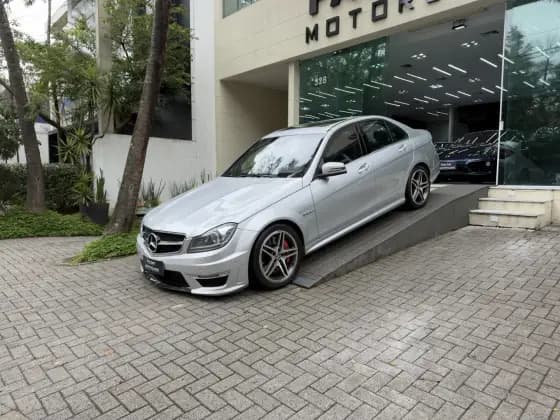 Carro 6.3 SEDAN V8 GASOLINA 4P AUTOMATICO