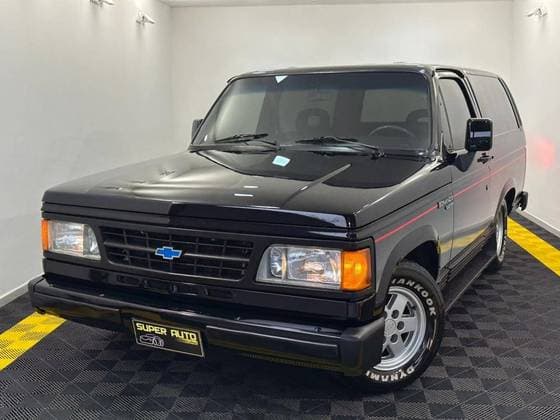 Carro 4.1 CUSTOM S 12V GASOLINA 2P MANUAL