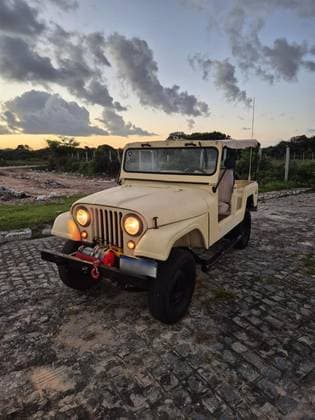 Carro CJ-5