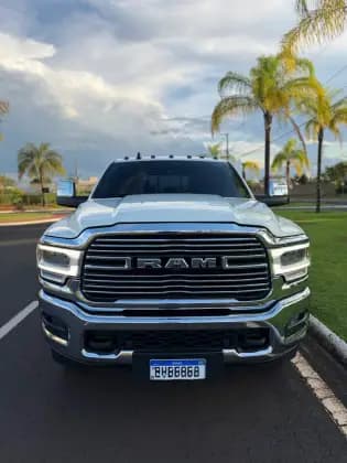 Carro 6.7 I6 TURBO DIESEL LARAMIE CD 4X4 AUTOMÁTICO