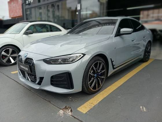 Carro ELÉTRICO eDRIVE40 M SPORT