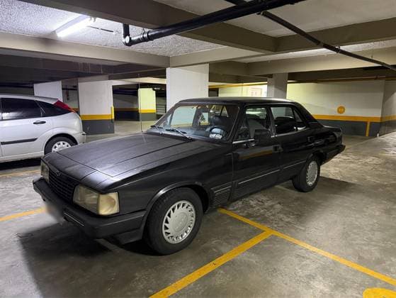 Carro 4.1 DIPLOMATA SE 12V ÁLCOOL 4P AUTOMÁTICO