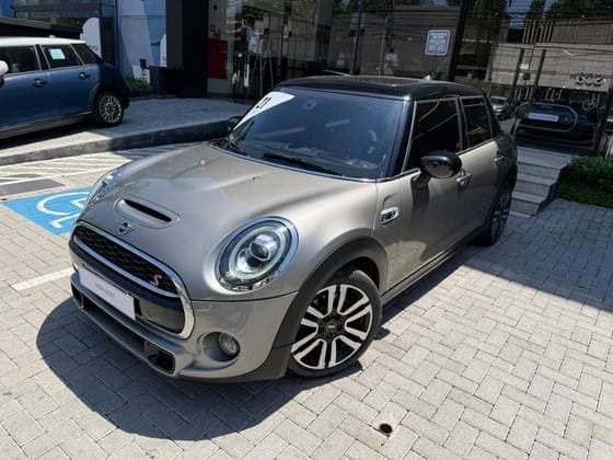 Carro 2.0 16V TWINPOWER GASOLINA S 4P STEPTRONIC