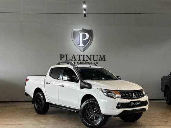 Carro 2.4 16V TURBO DIESEL OUTDOOR GLX CD 4X4 MANUAL