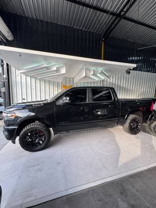 Carro 3.0 HURRICANE 6 BITURBO GASOLINA LARAMIE CD 4X4 AUTOMÁTICO