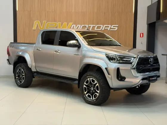 Carro 2.8 D-4D TURBO DIESEL SRX PLATINUM 7L 4X4 AUTOMÁTICO