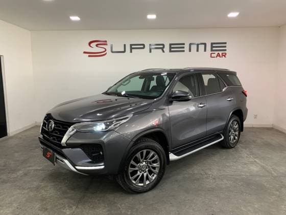 Carro 2.8 D-4D TURBO DIESEL SRX 7L 4X4 AUTOMÁTICO