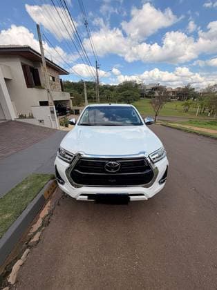 Carro 2.8 D-4D TURBO DIESEL CD SRX 4X4 AUTOMÁTICO