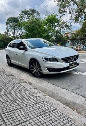Carro 2.0 T4 MOMENTUM GASOLINA 4P AUTOMÁTICO