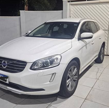 Carro 2.4 D5 KINETIC DIESEL AWD 4P AUTOMÁTICO