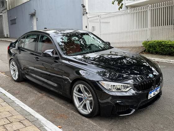 Carro 3.0 I6 GASOLINA SEDAN AUTOMÁTICO