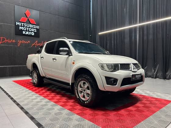 Carro 3.2 HPE 4X4 CD 16V TURBO INTERCOOLER DIESEL 4P MANUAL