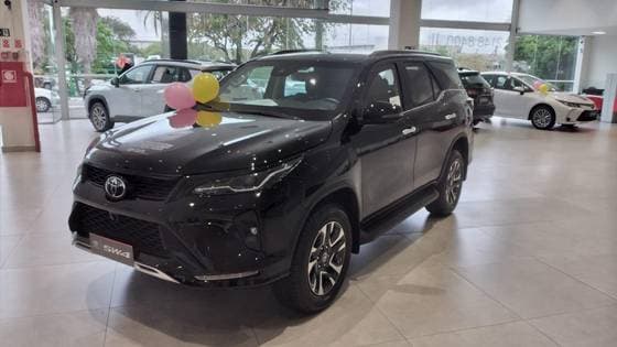 Carro 2.8 D-4D TURBO DIESEL SRX PLATINUM 7L 4X4 AUTOMÁTICO