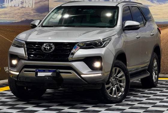 Carro 2.8 D-4D TURBO DIESEL SRX 4X4 AUTOMÁTICO