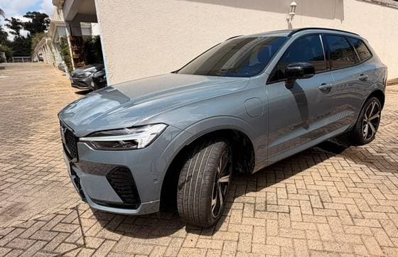 Carro 2.0 T8 RECHARGE R-DESIGN AWD GEARTRONIC