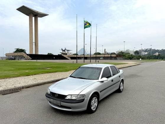 Carro 2.0 MPFI GL 8V GASOLINA 4P MANUAL