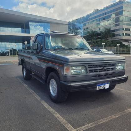 Carro 4.0 CUSTOM DE LUXE CS 8V TURBO DIESEL 2P MANUAL