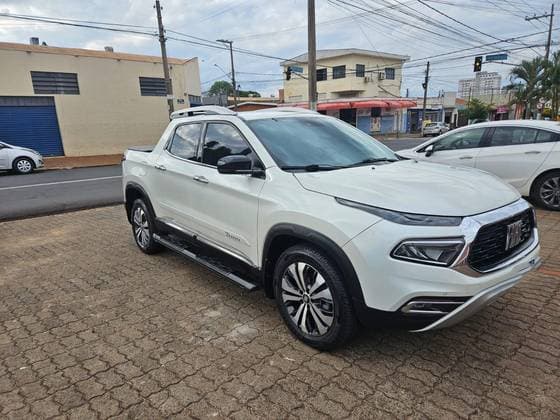 Carro 2.0 16V TURBO DIESEL VOLCANO 4WD AT9