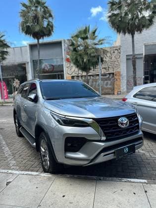 Carro 2.8 D-4D TURBO DIESEL SRX 7L 4X4 AUTOMÁTICO