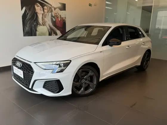 Carro 2.0 40 TFSI GASOLINA SPORTBACK S LINE S-TRONIC