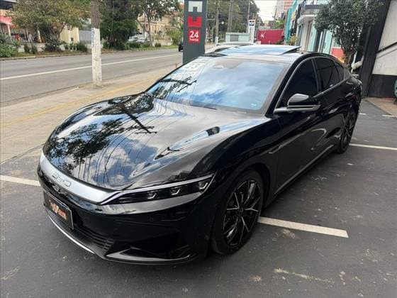 Carro ELÉTRICO AWD